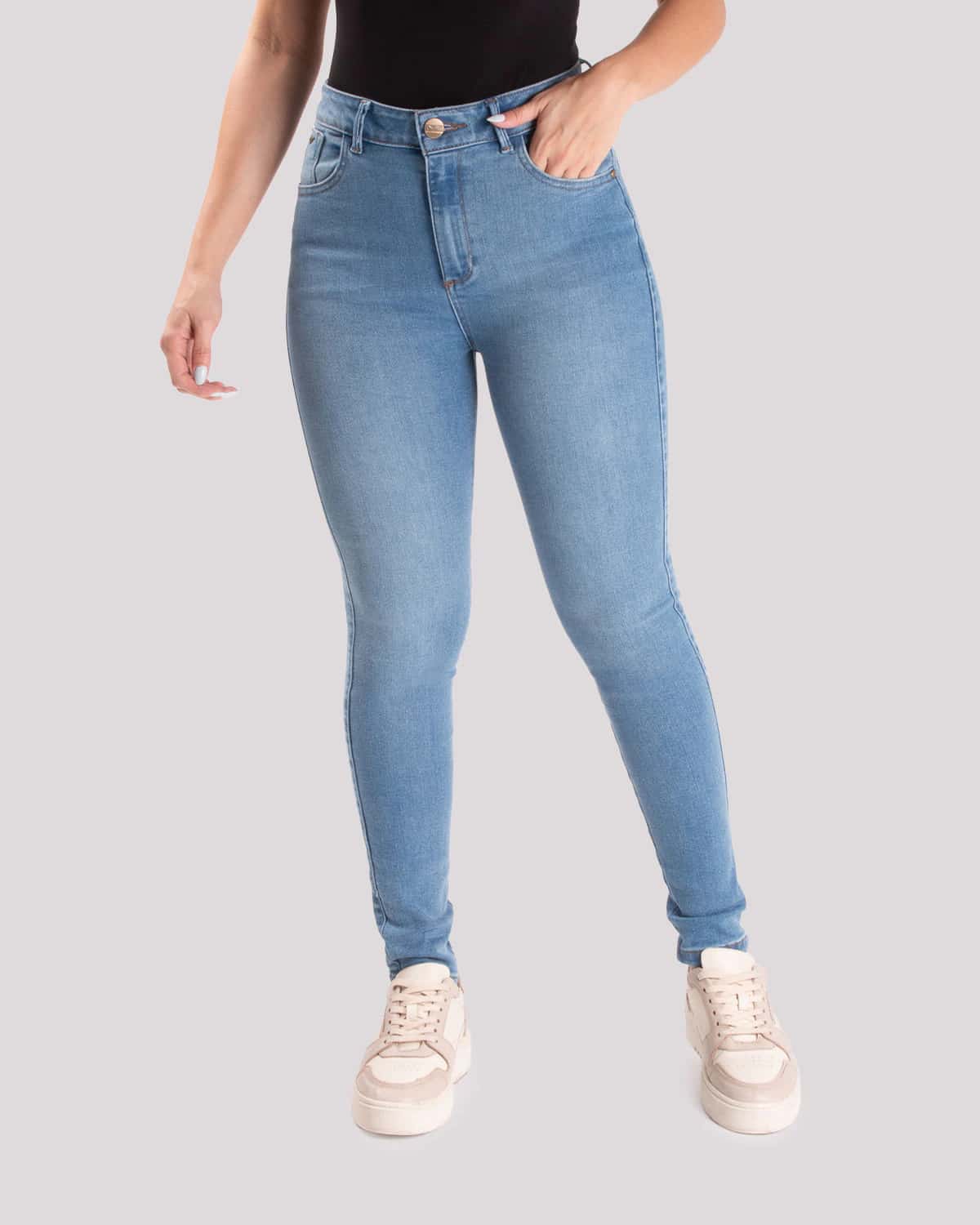 Jean skinny tono claro para mujer