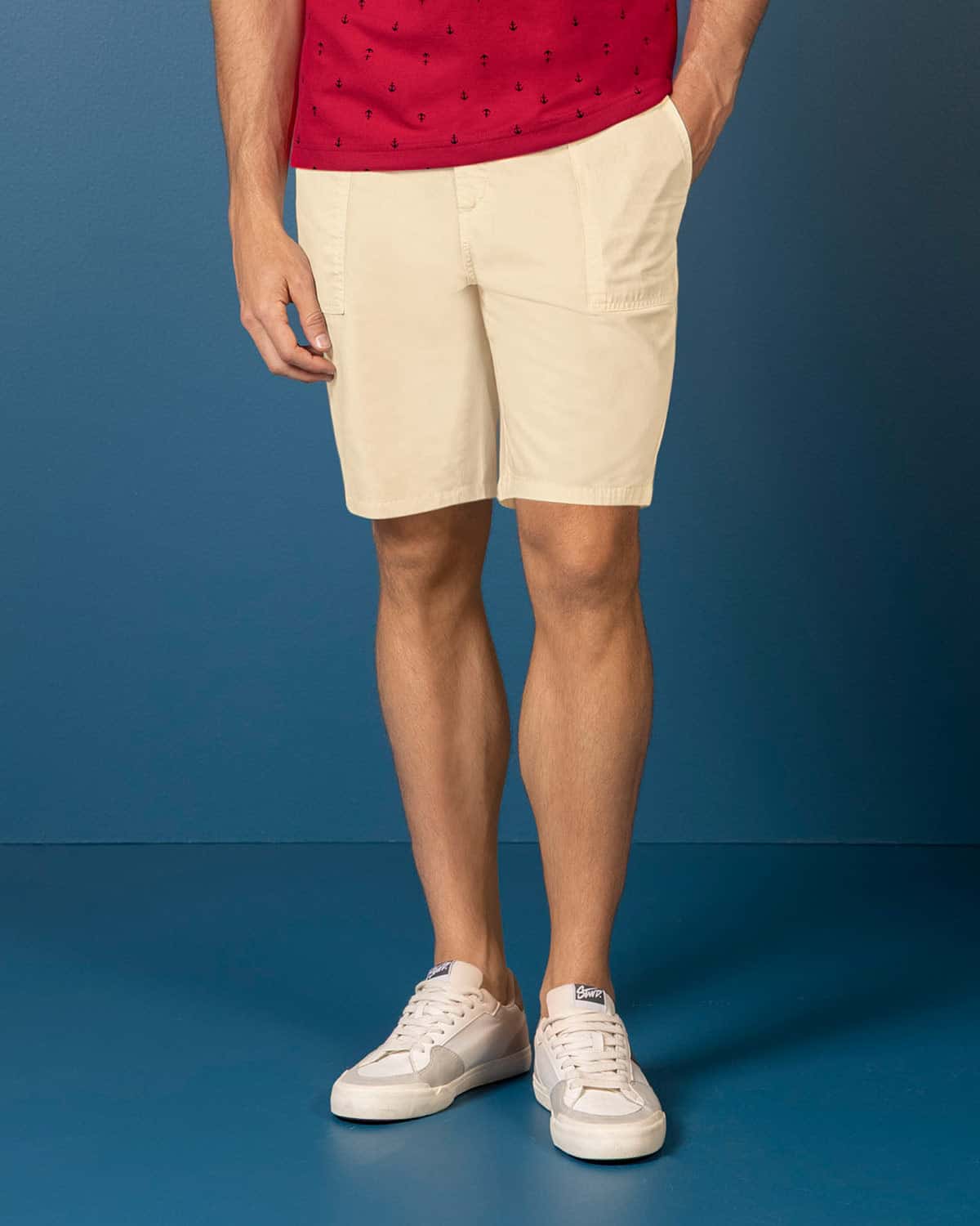 Bermuda con bolsillos de parche