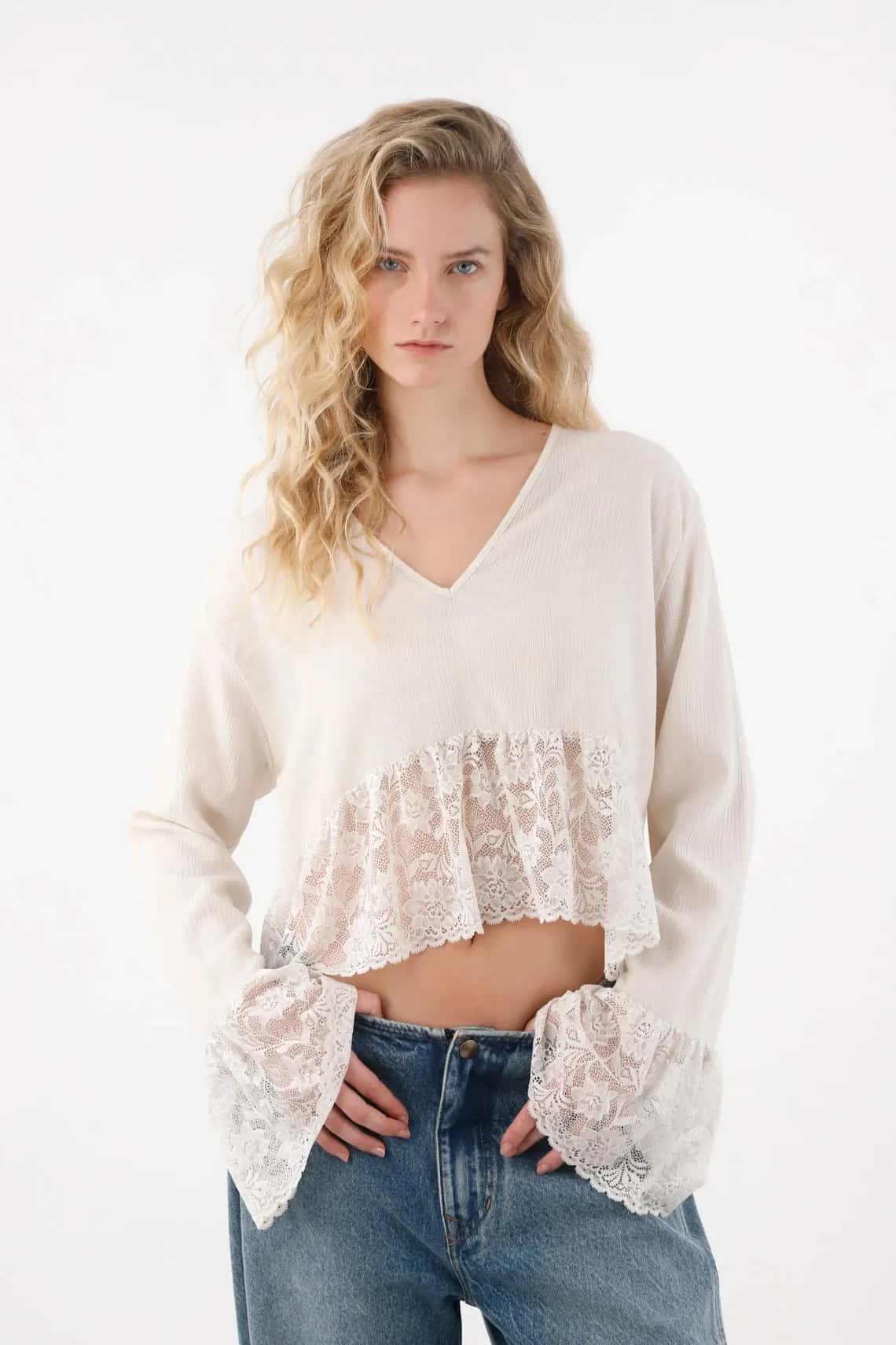 Camisa manga larga de tela con textura gris de silueta entallada para mujer
