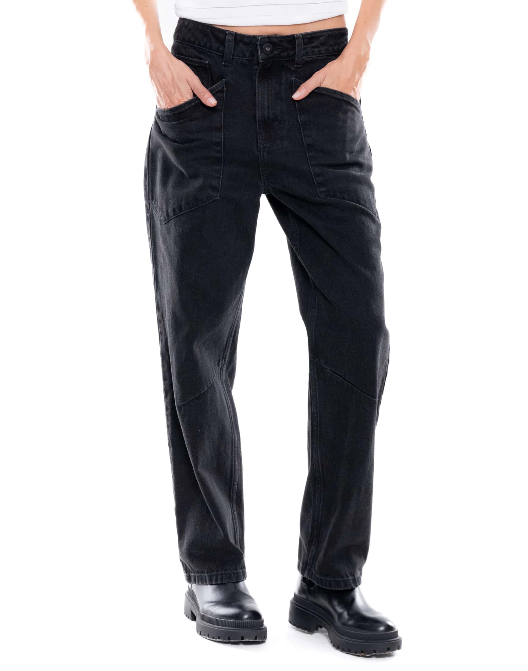 Black Denim Mom Fit Jeans Con Bolsillos Tipo Parche