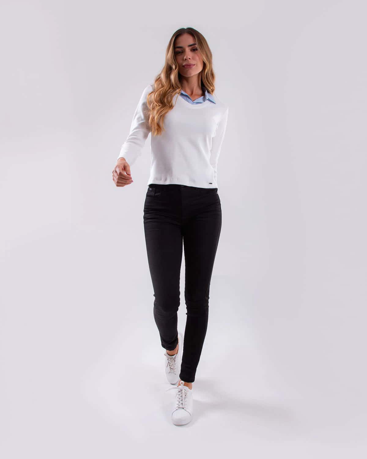 Blusa blanca manga larga para mujer