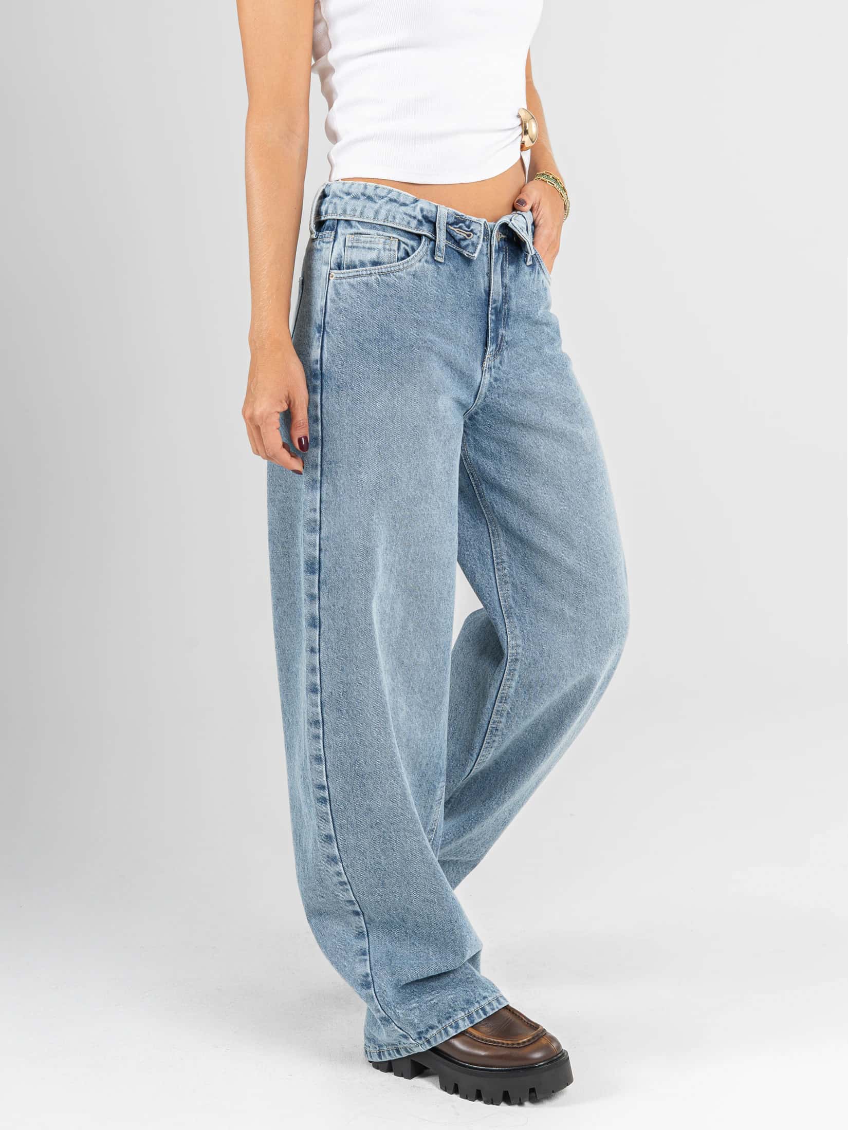 Ref: 066635 Jean wide leg, rígido, tiro medio, detalle en pretina, tono azul medio claro - miniatura 3