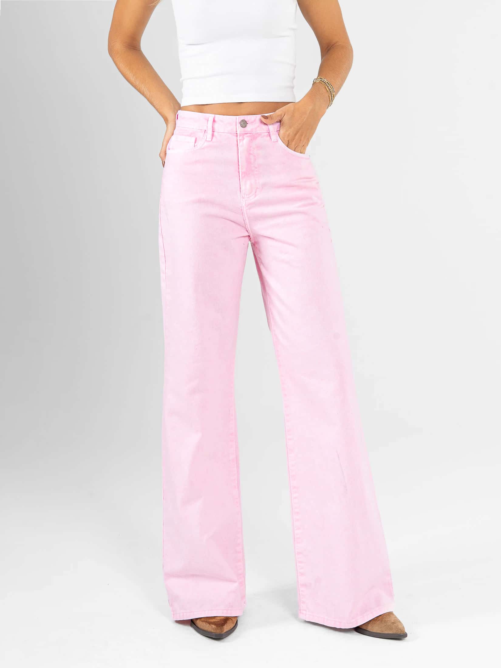 Ref: 0620541 Pantalón mom flare, rígido, tiro alto, tono rosa