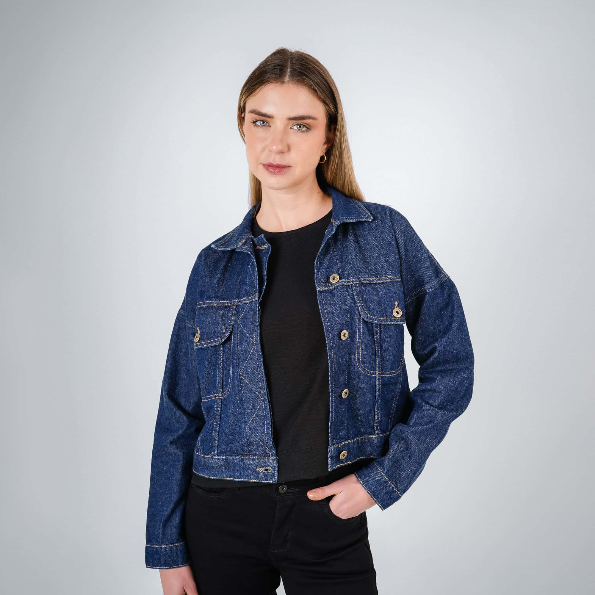 Chaqueta cazadora crop en denim cuello sport