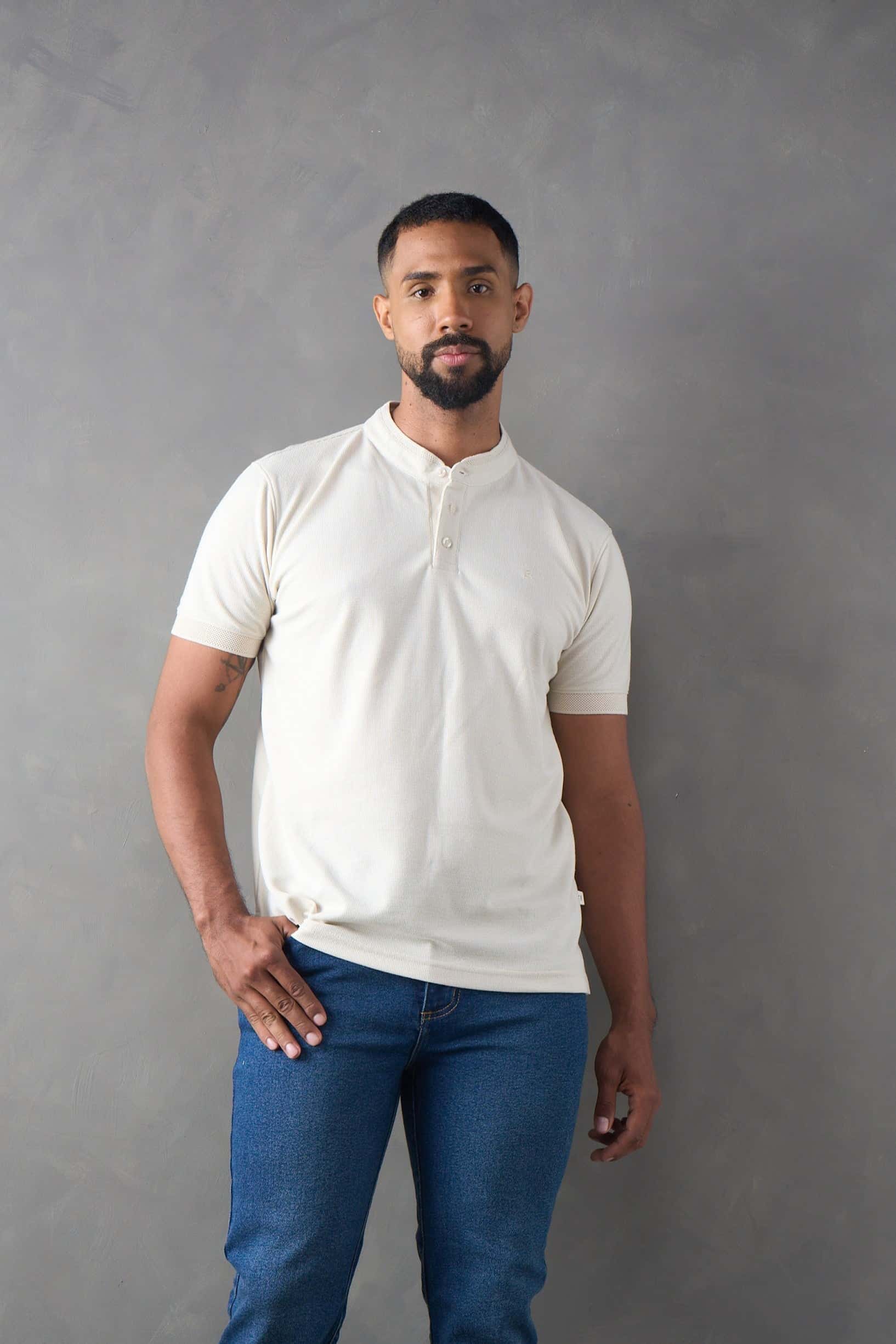 Camiseta tipo polo cuello nerú regular fit blanco