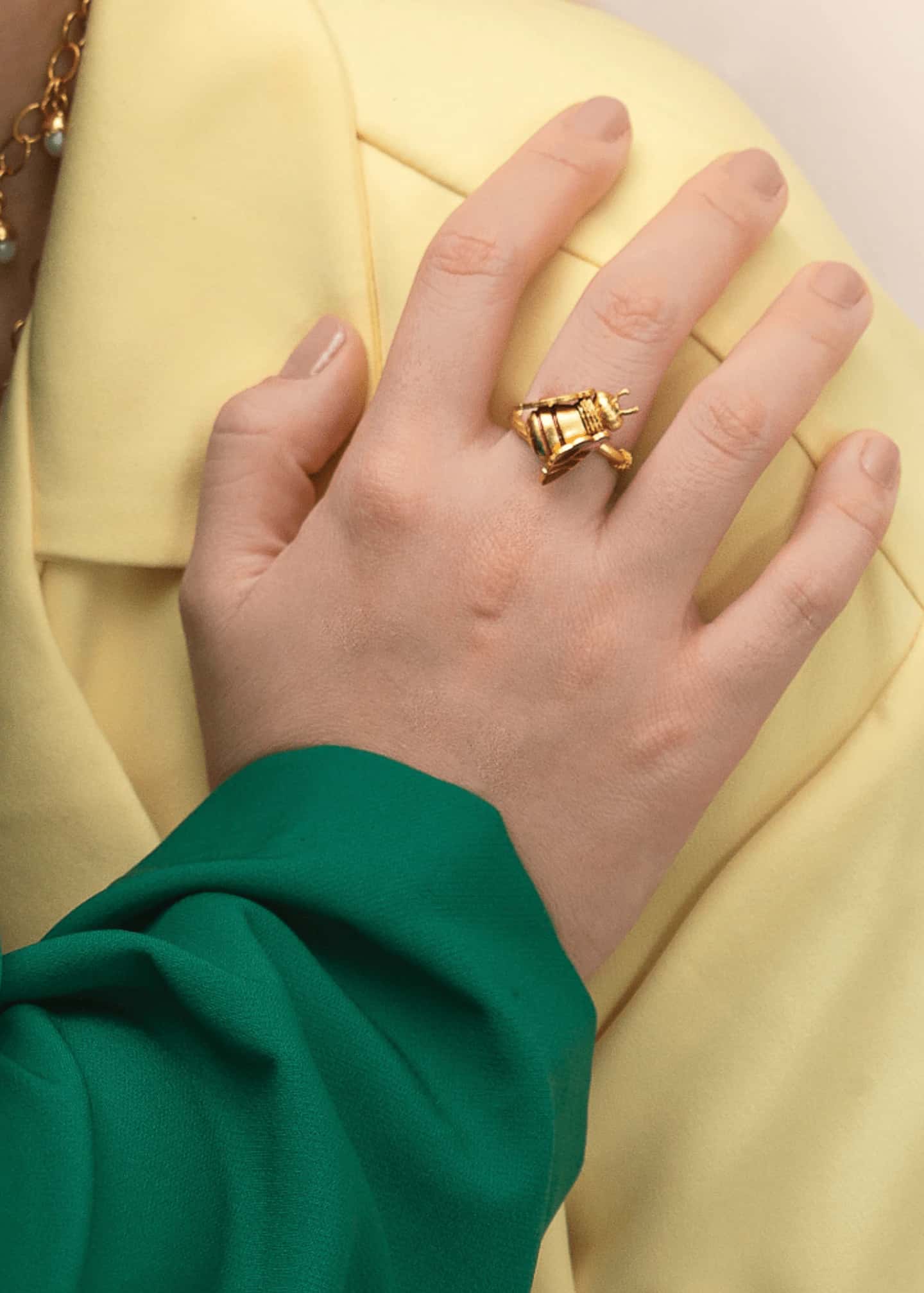 Anillo Drone Bee Ultravioleta