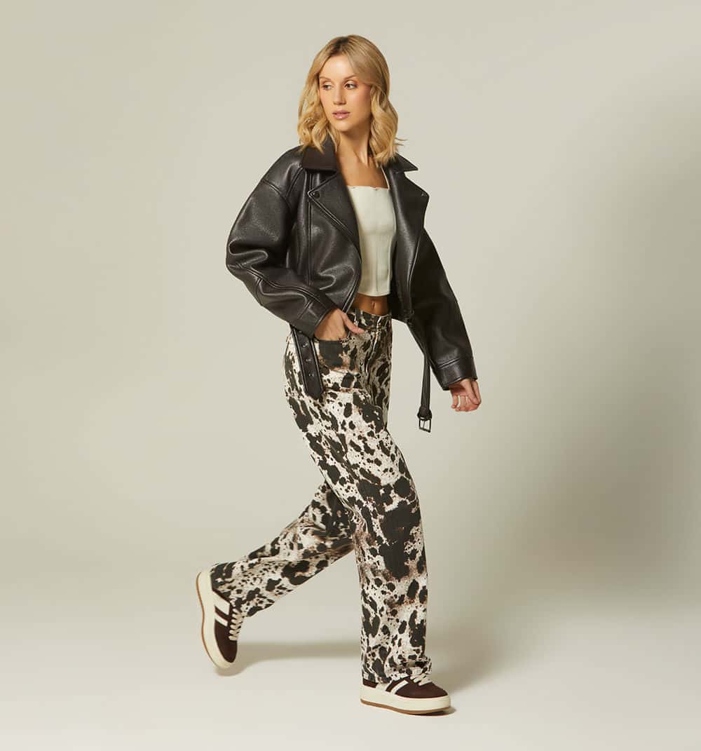Jean bota recta tiro alto animal print