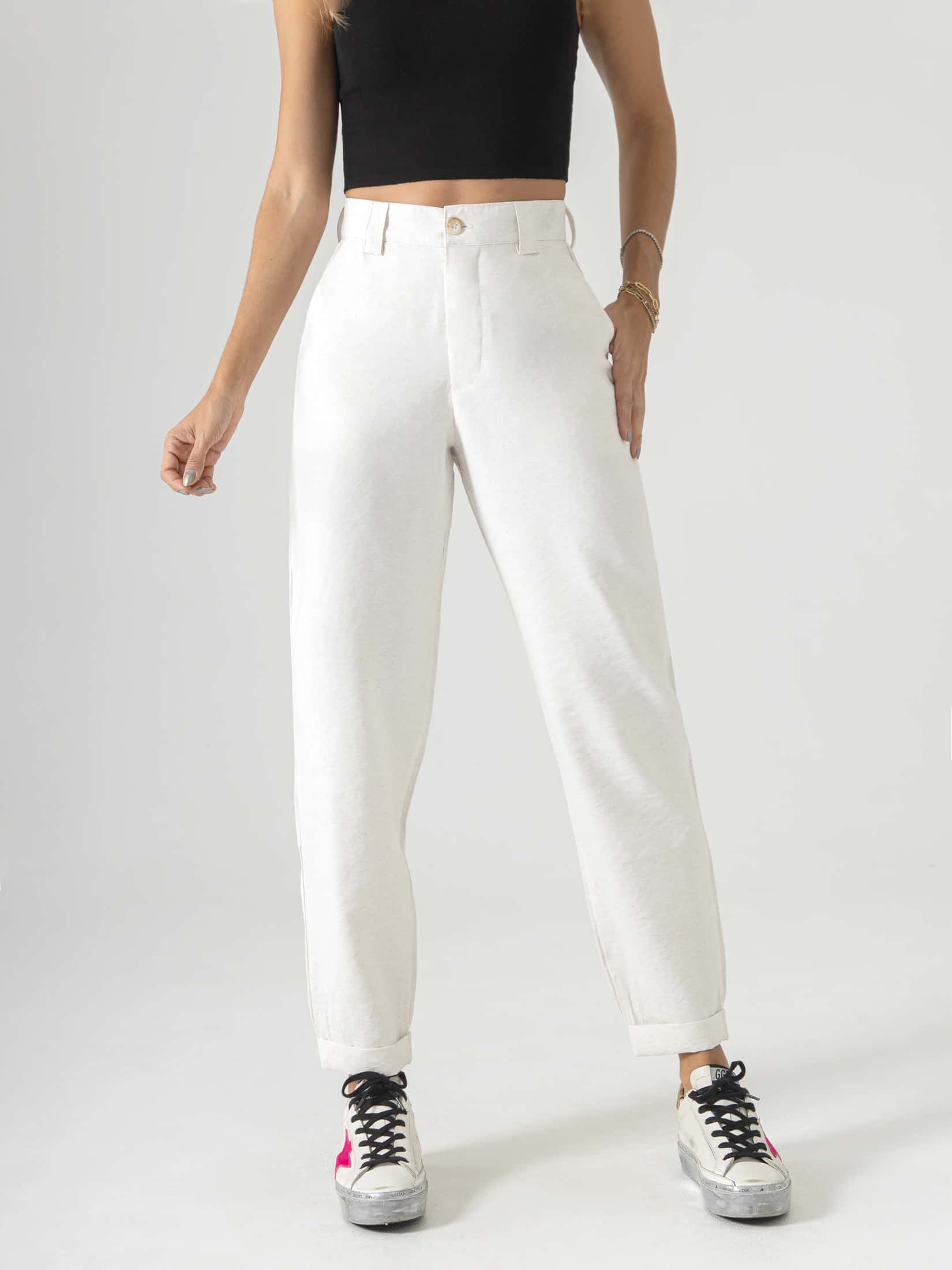 Ref: 0620477 Pantalón slouchy, sin prense, tono natural, tejido plano liviano tipo lino