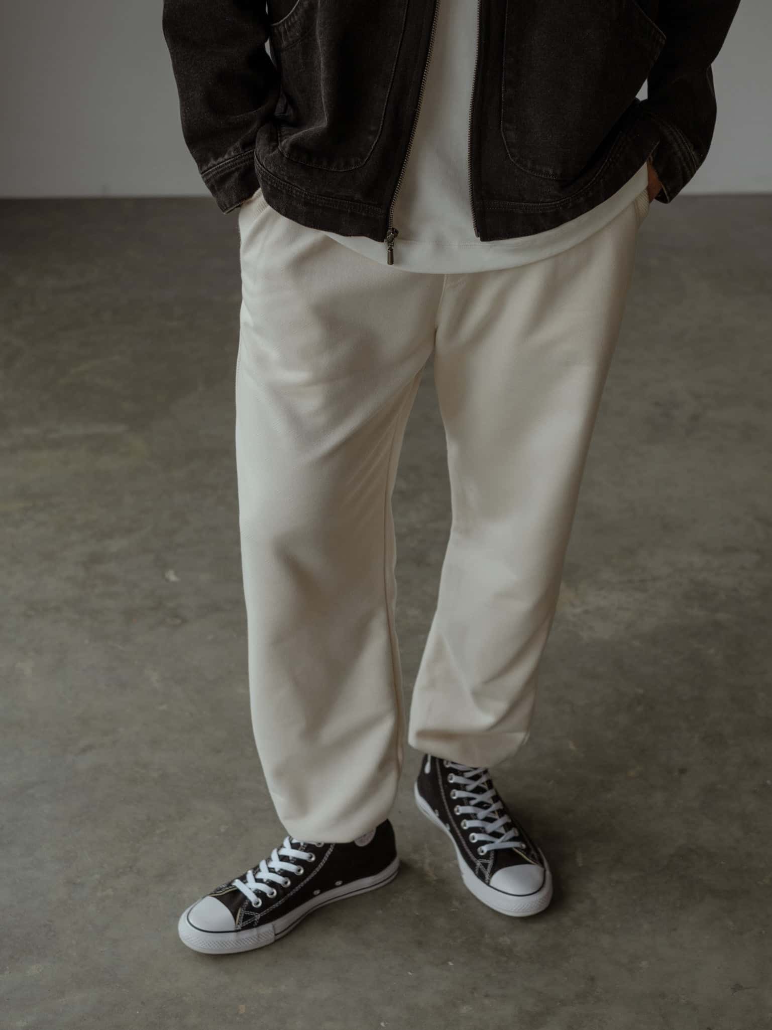 MEN MINIMAL JOGGER - CREAMY
