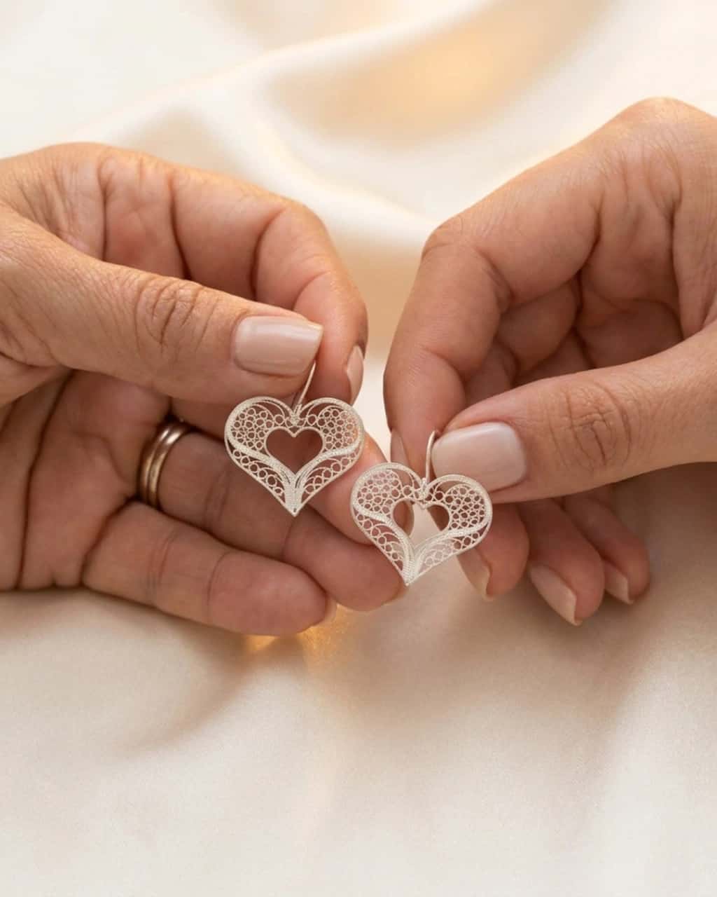 Aretes Corazón en plata Filigrana. Colección Heredar