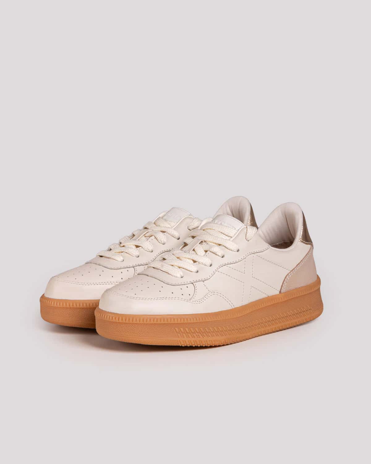 Calzado beige para mujer