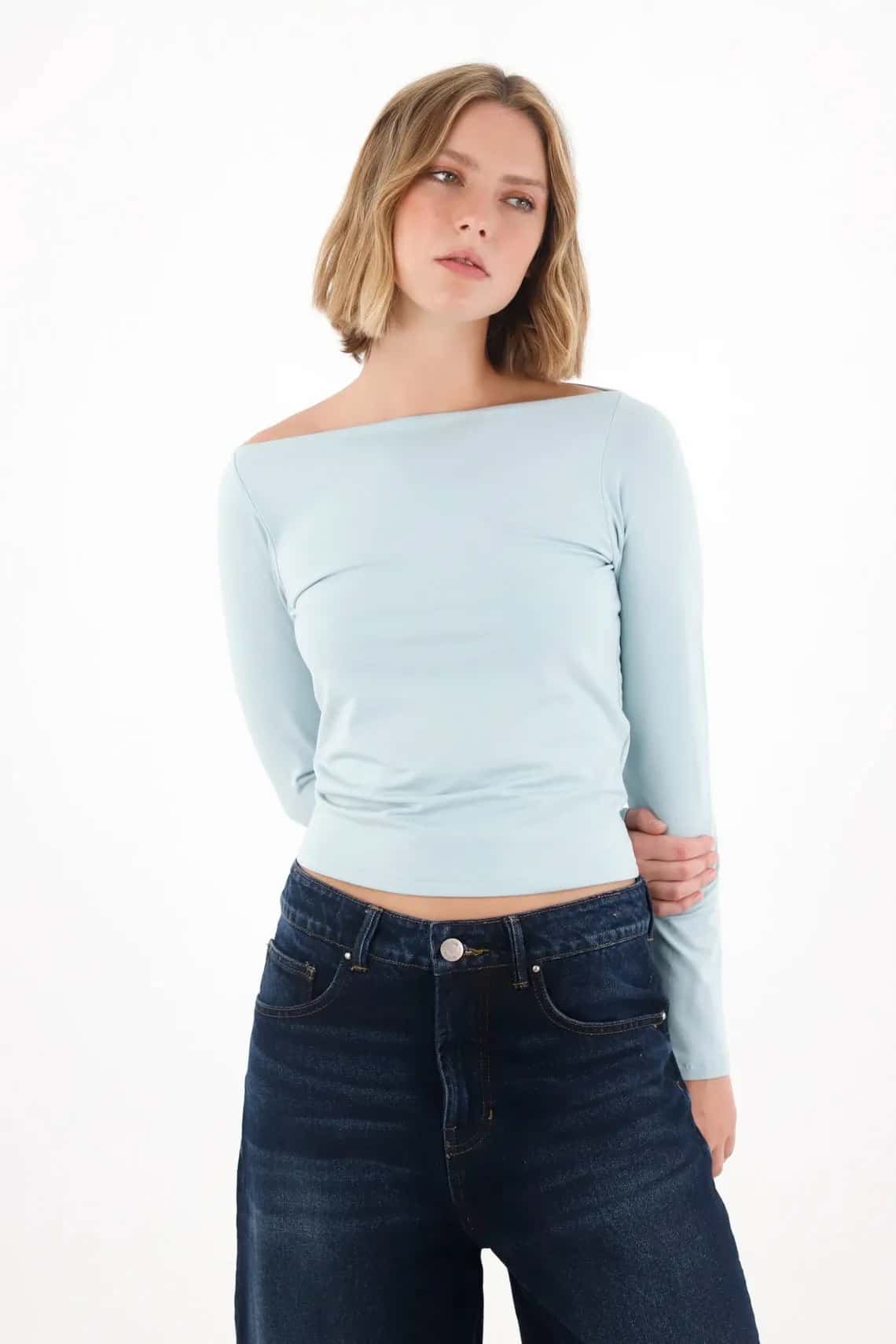 Camiseta cuello bandeja ajustada azul para mujer
