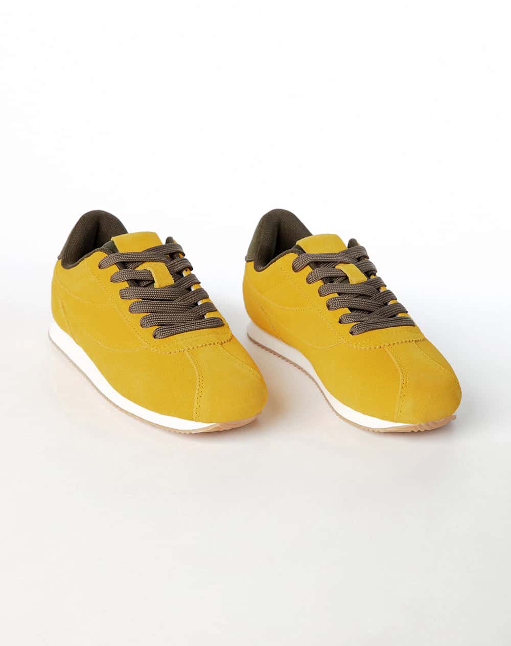 Tenis casuales amarillos niño
