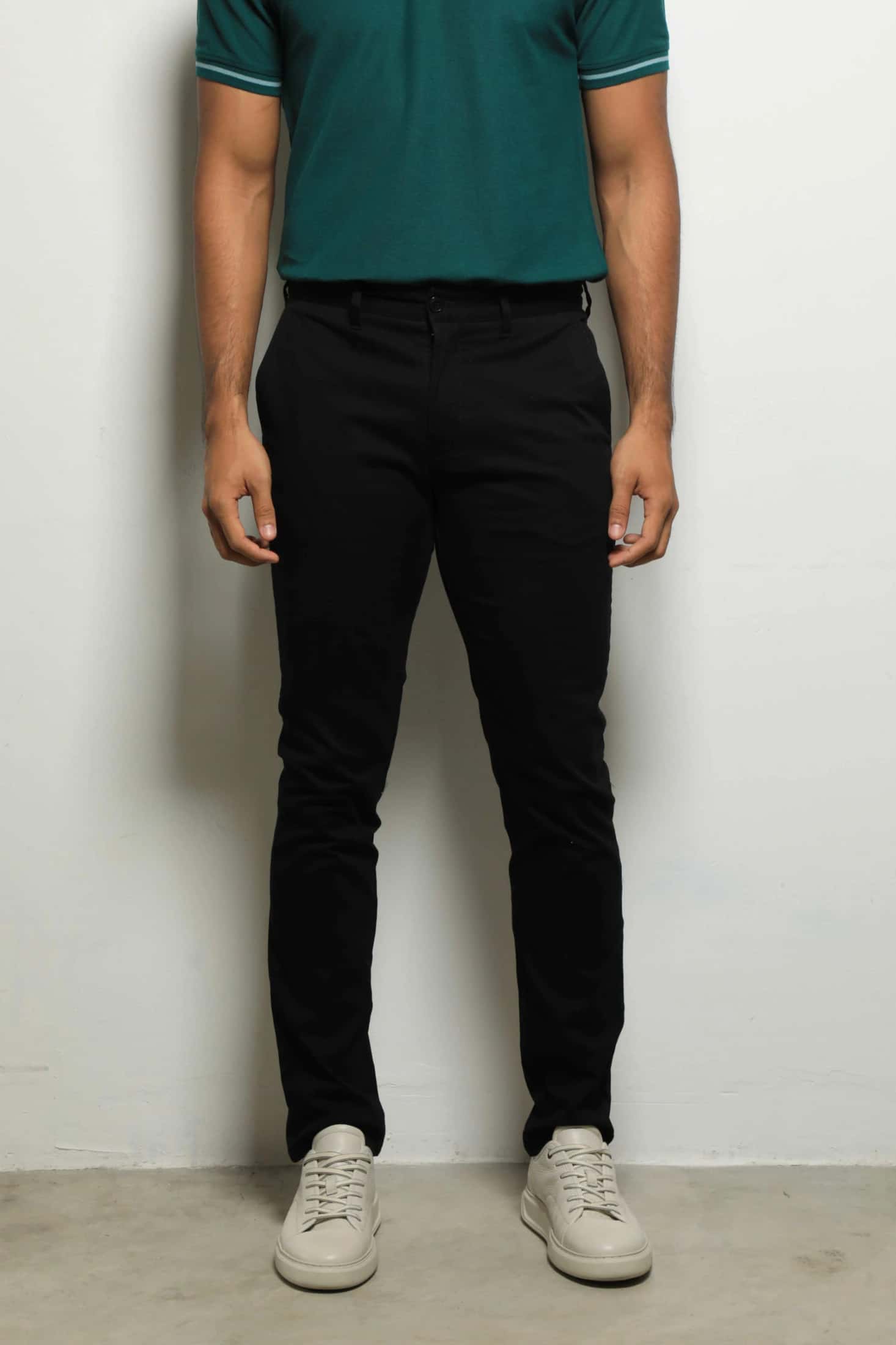 Pantalón Básico Negro (Slim Fit)