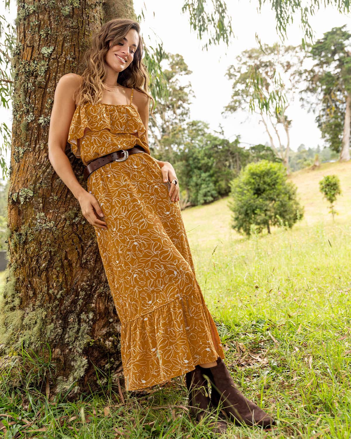 Vestido de tiritas con bolero que rodea todo el escote