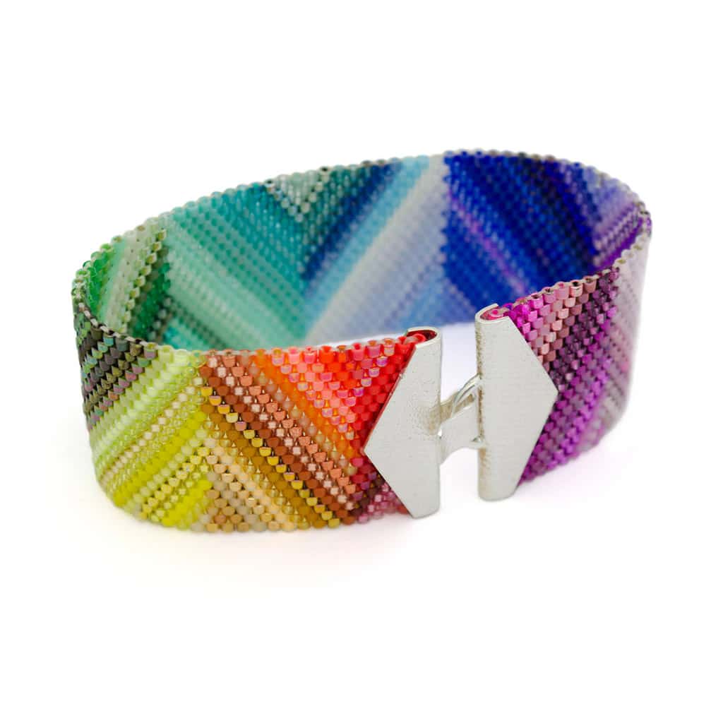 PULSERA BROCHE EN PLATA TEJIDA EN PEYOTE