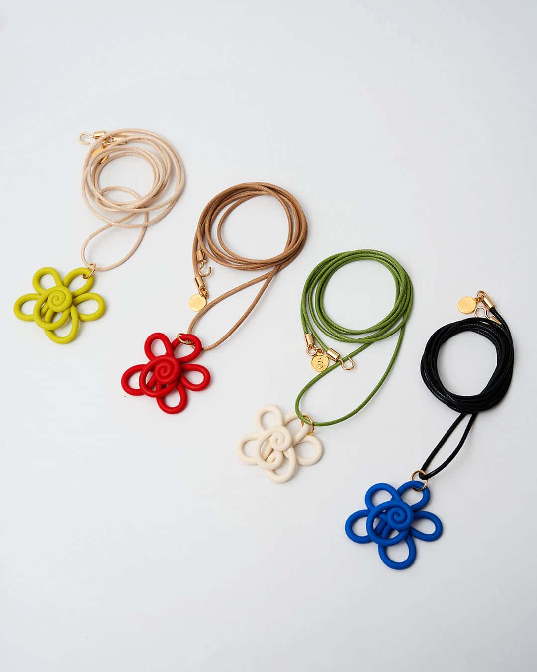 Curvy Necklace -