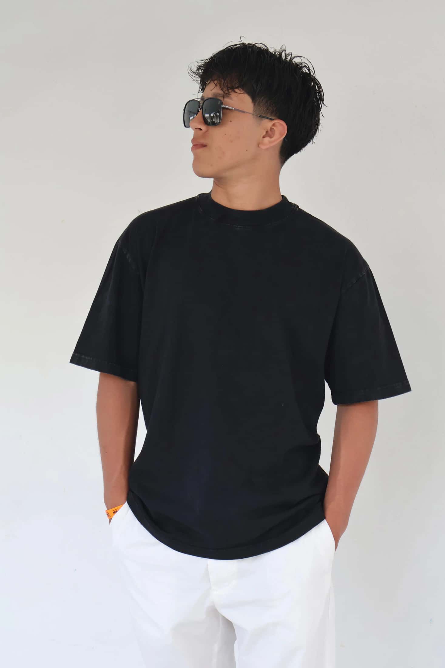 Low- Acid Wash Black Desgaste Suave. 14220