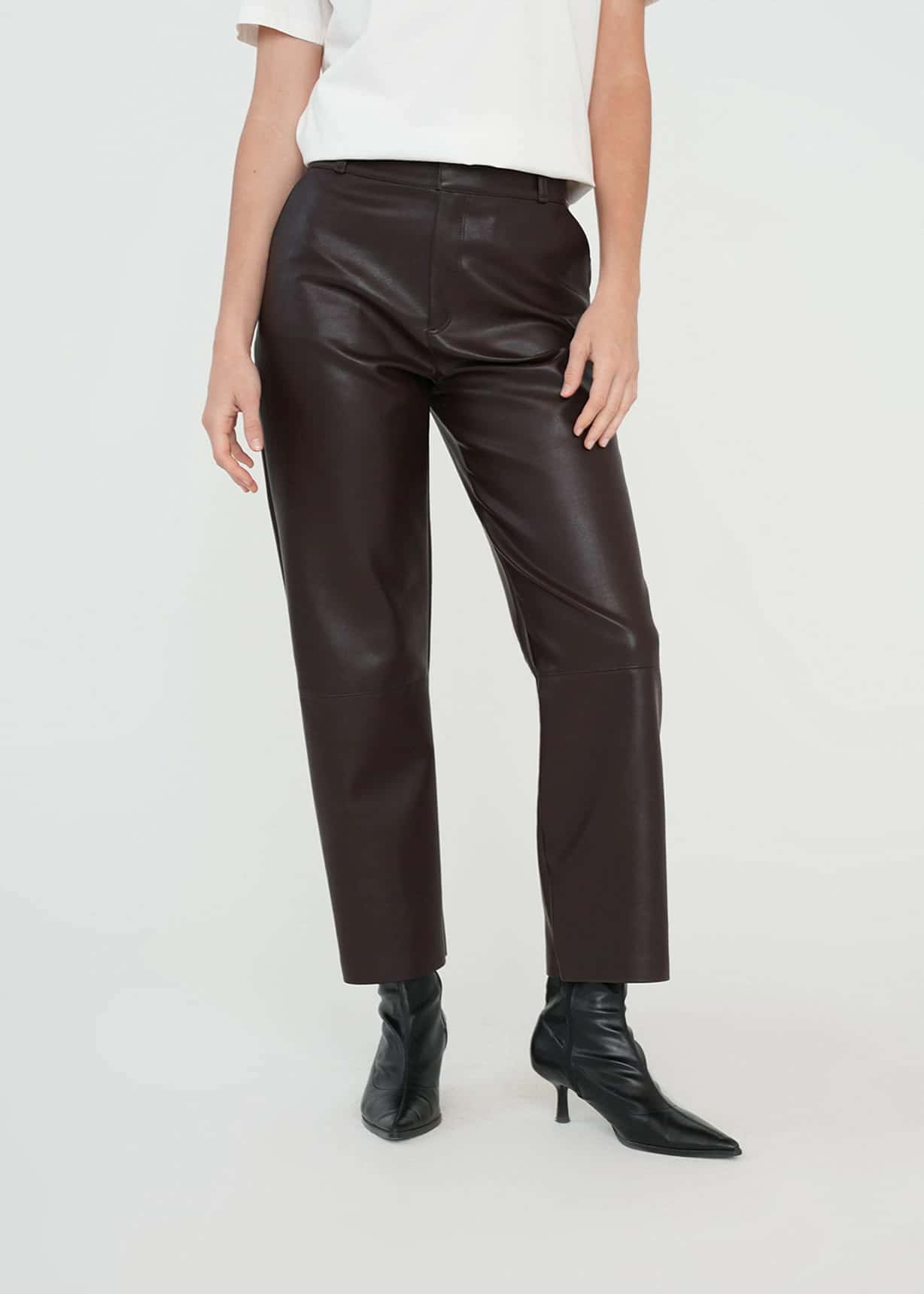 Pantalón Straight efecto cuero