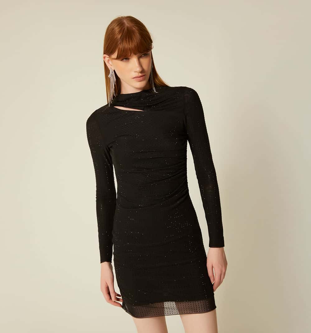 Vestido corto con hotfix