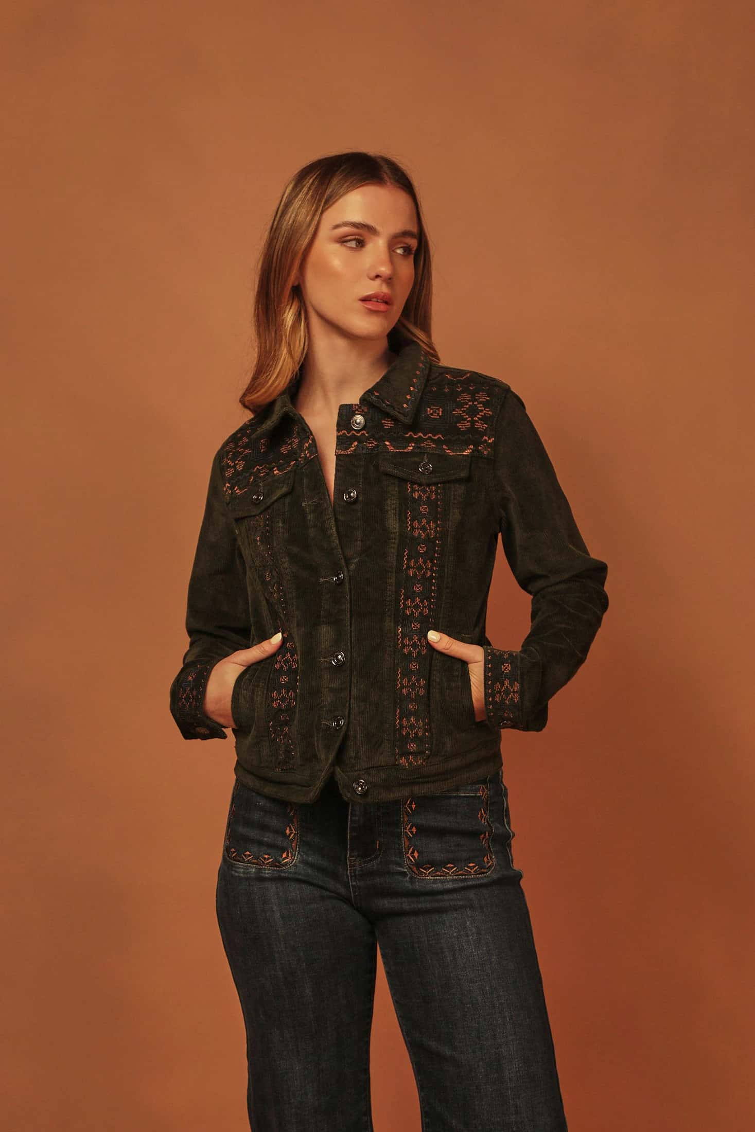 CHAQUETA PANA VERDE BORDADO ARIZONA