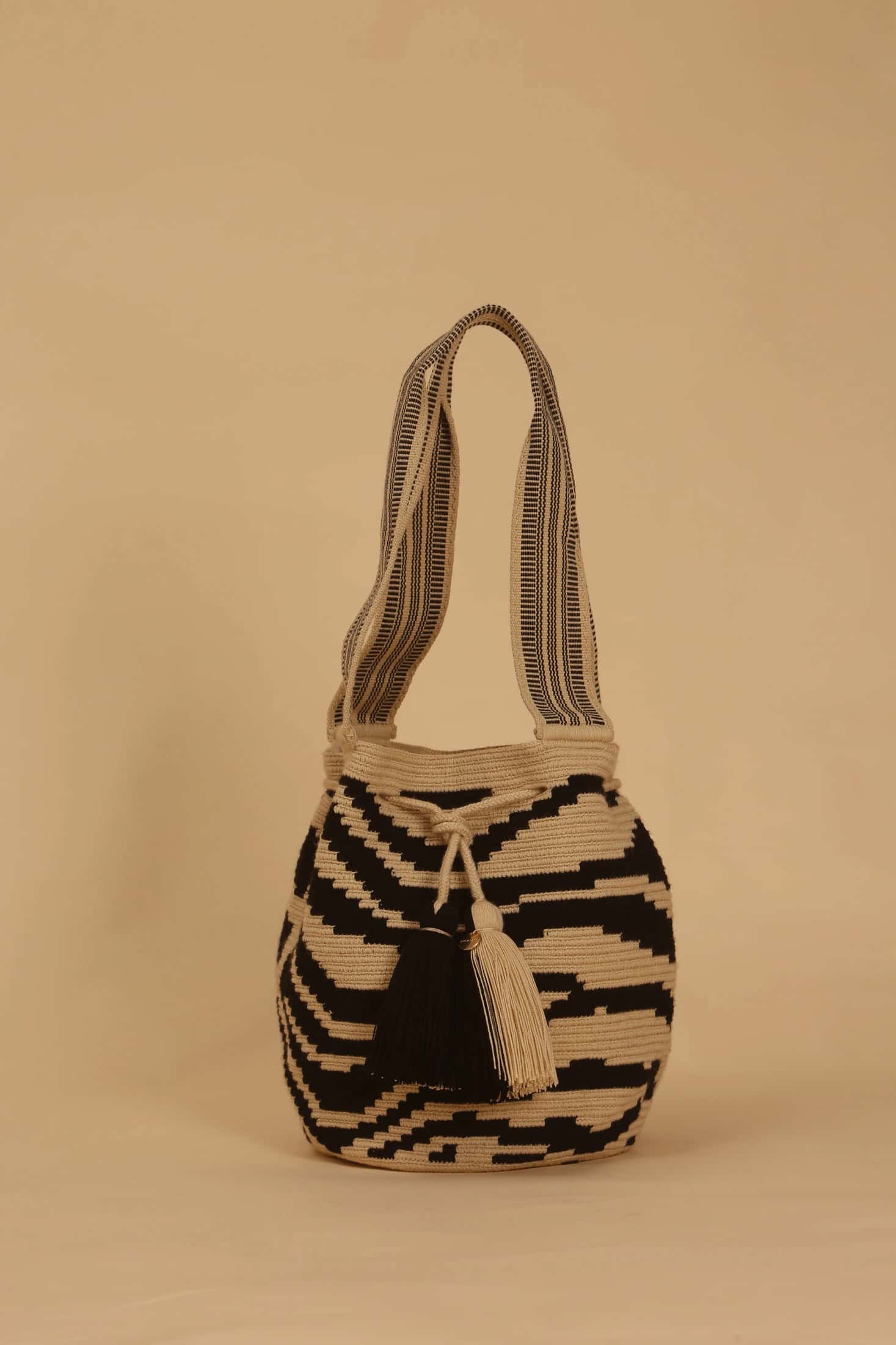 Pumbla Black & Cream Large
