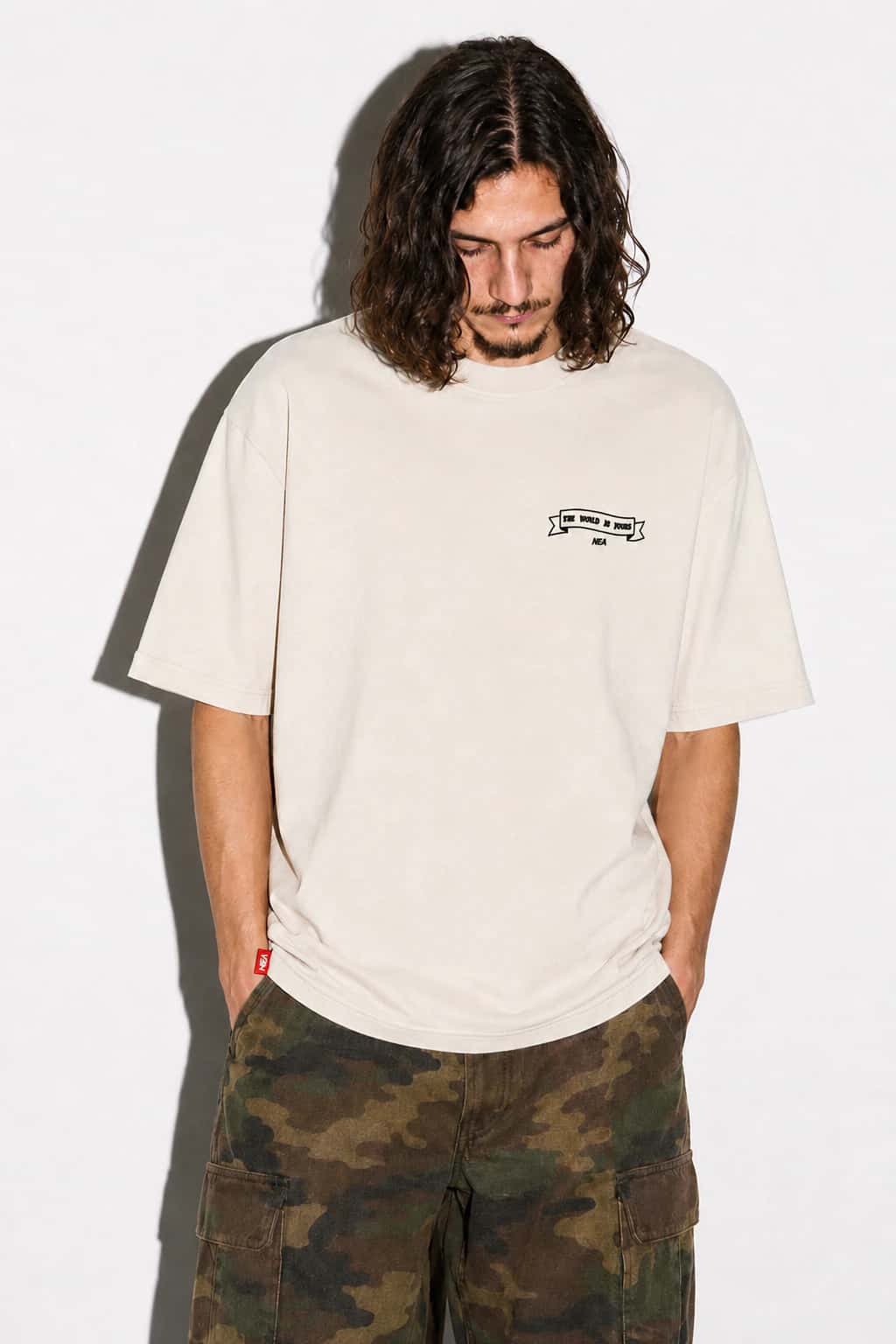 CAMISETA OVERSIZE UNTAMED MARFIL NEA - miniatura 4