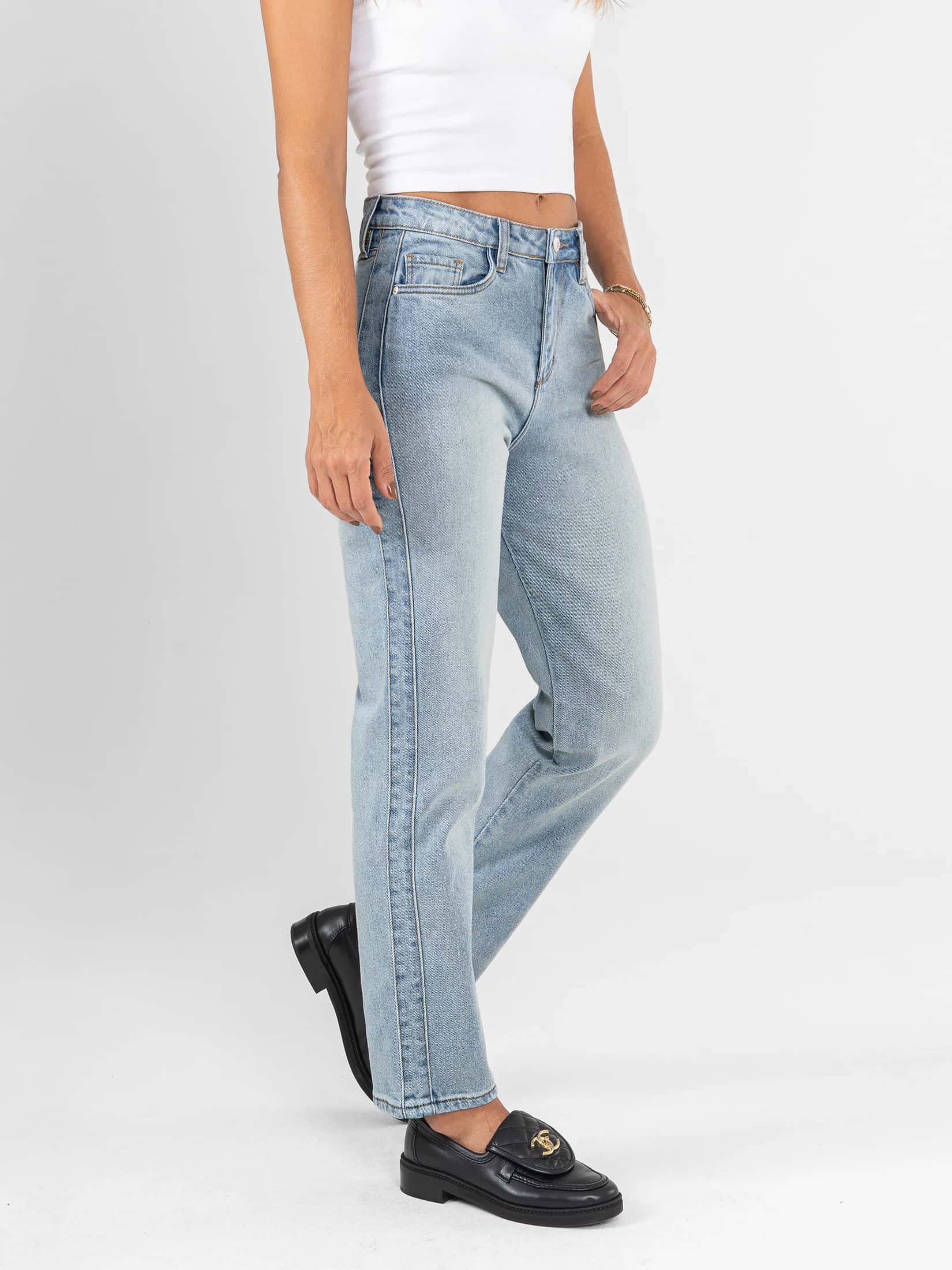 Ref: 066185 Jean Mom fit, slim cropped, stretch, tiro alto, tono azul claro