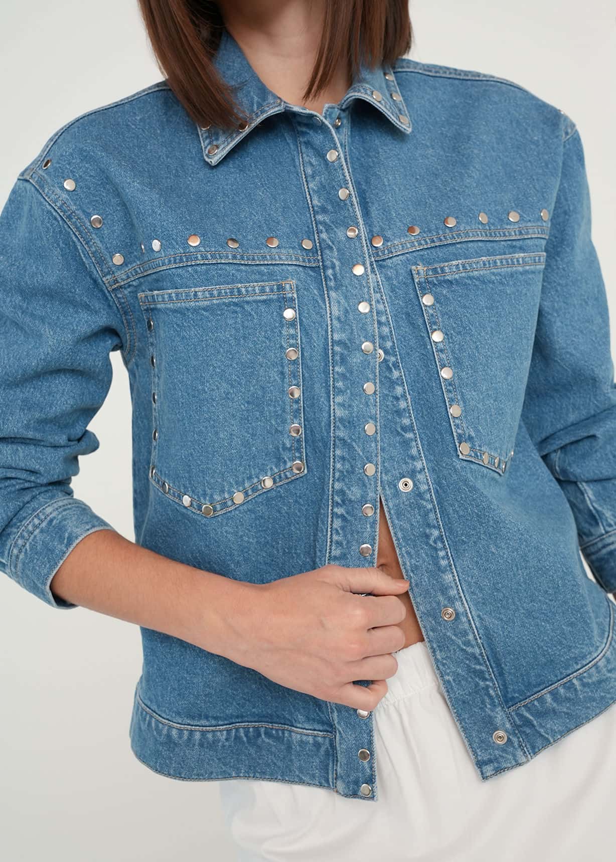 Chaqueta con taches