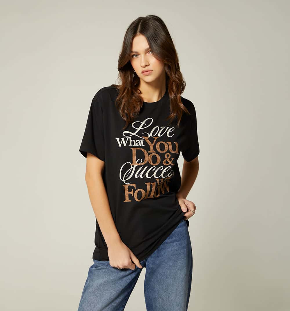 Camiseta estampado con hot fix