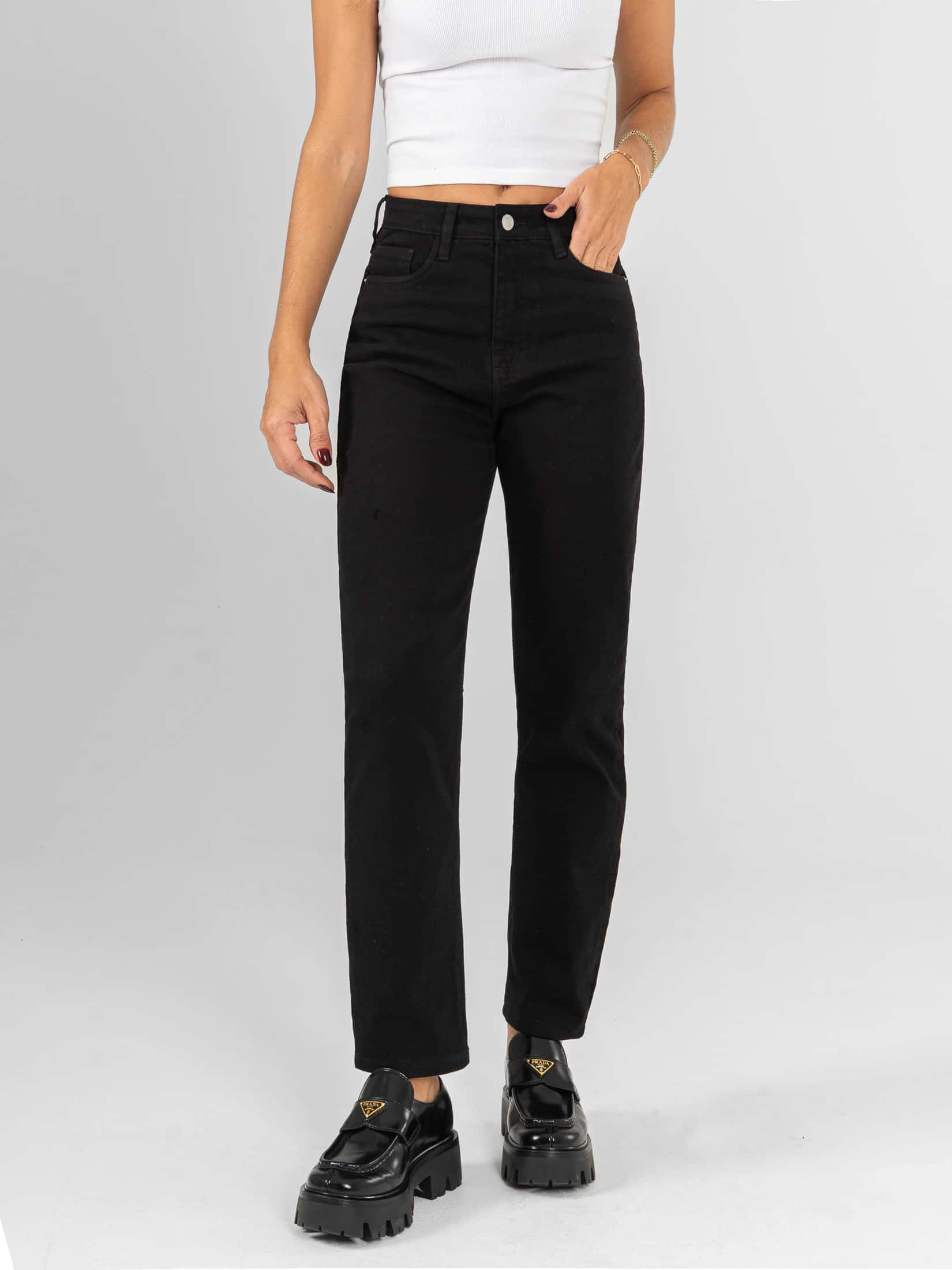 Ref: 0620590 Pantalón mom fit, tiro alto, stretch, tono negro.