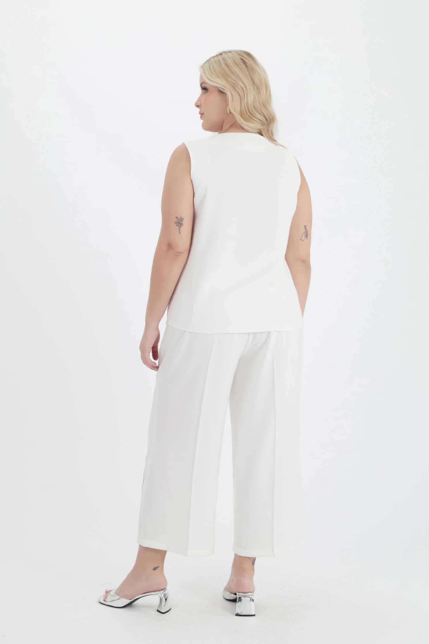 BLUSA CON ESCOTE Y ABERTURA PARA MUJER 1142669 - miniatura 4