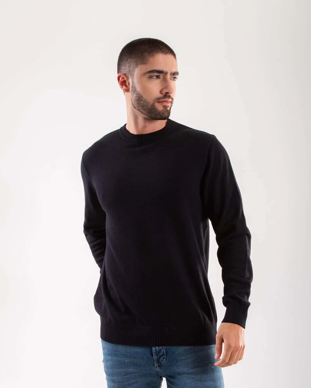 Sweater negra para hombre