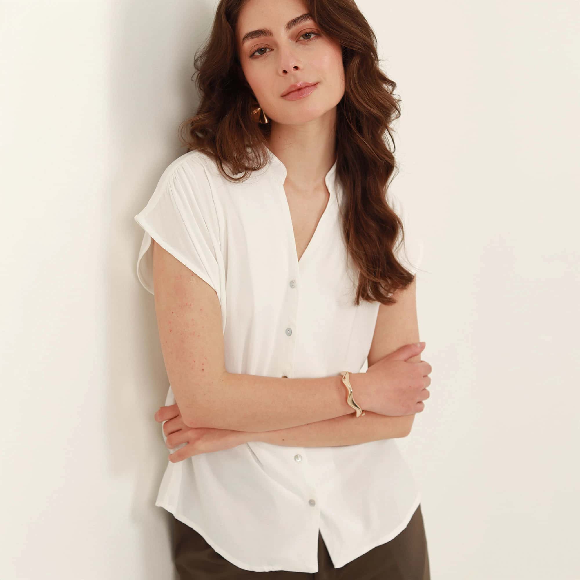 Blusa abierta cuello nerú manga sisa rodada