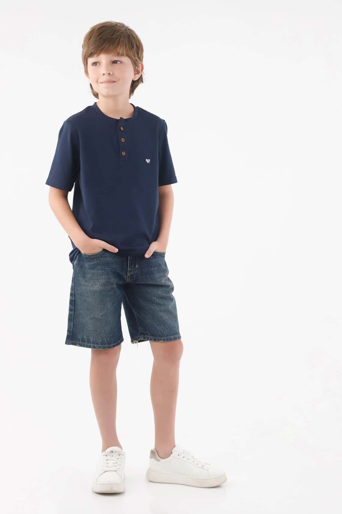 camiseta cuello redondo azul para niño