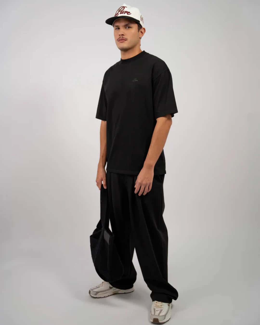 CLASSIC BLACK T-SHIRT - miniatura 3