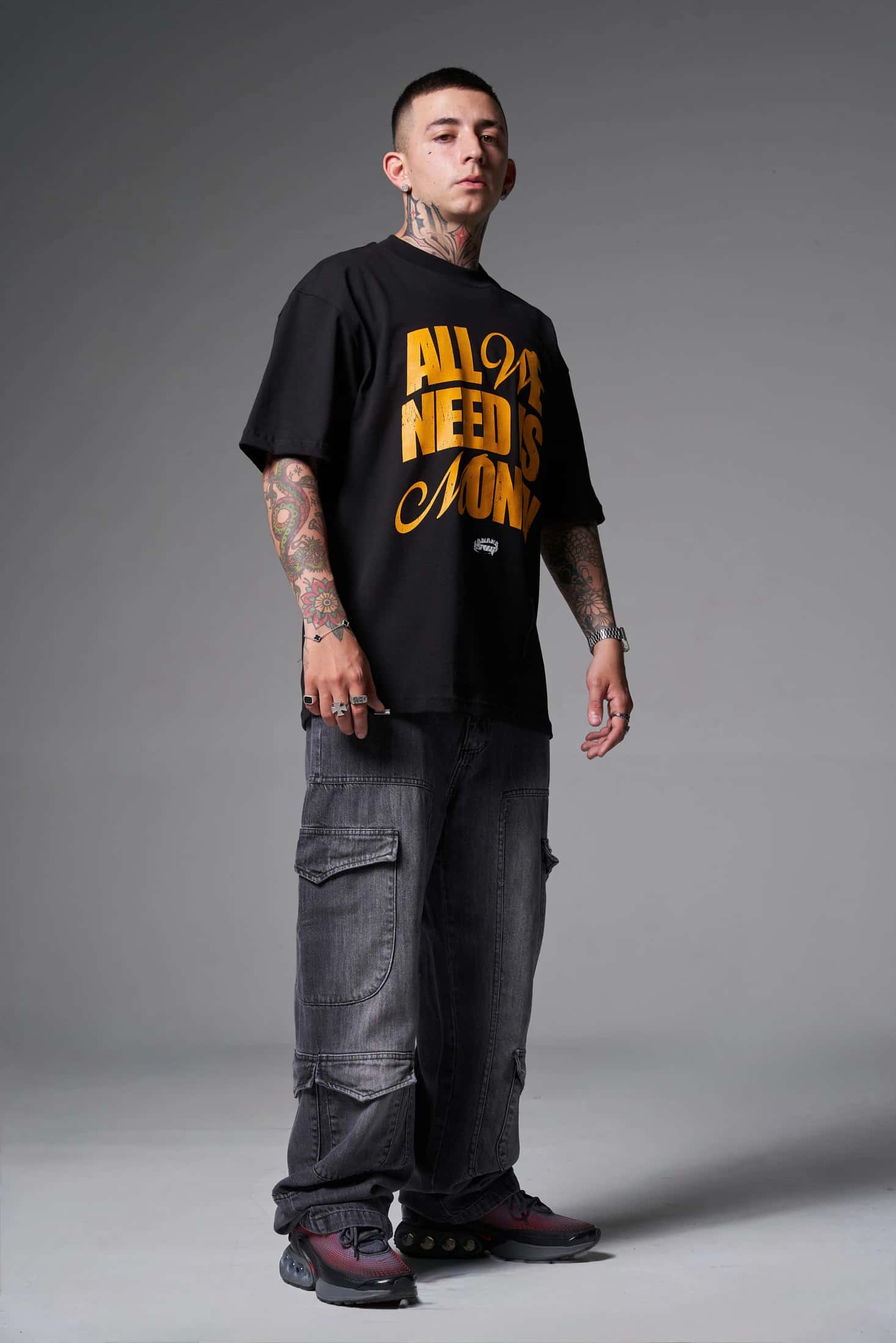 JEANS BAGGY 8 BOLSILLOS PARCHE GRIS OSCURO