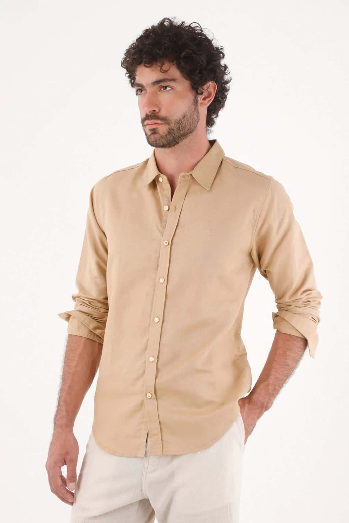 Camisa para hombre en lino arena fit regular y fresca