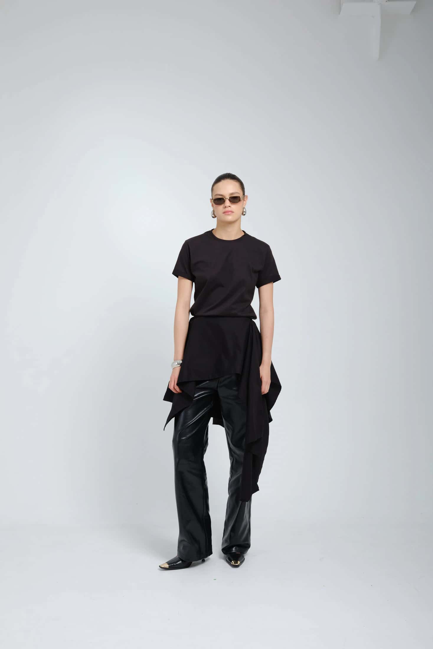 CAMISETA RADIA NEGRA