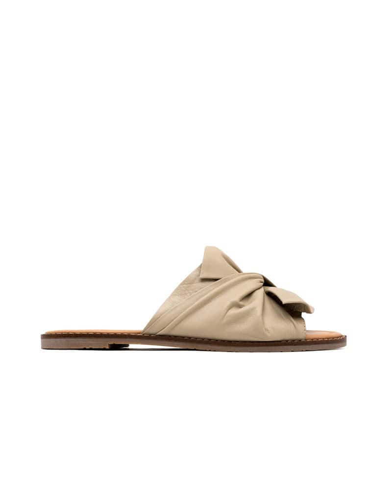 Sandalia plana de cuero sueca , femenina y artesanal  REF GREAT01M