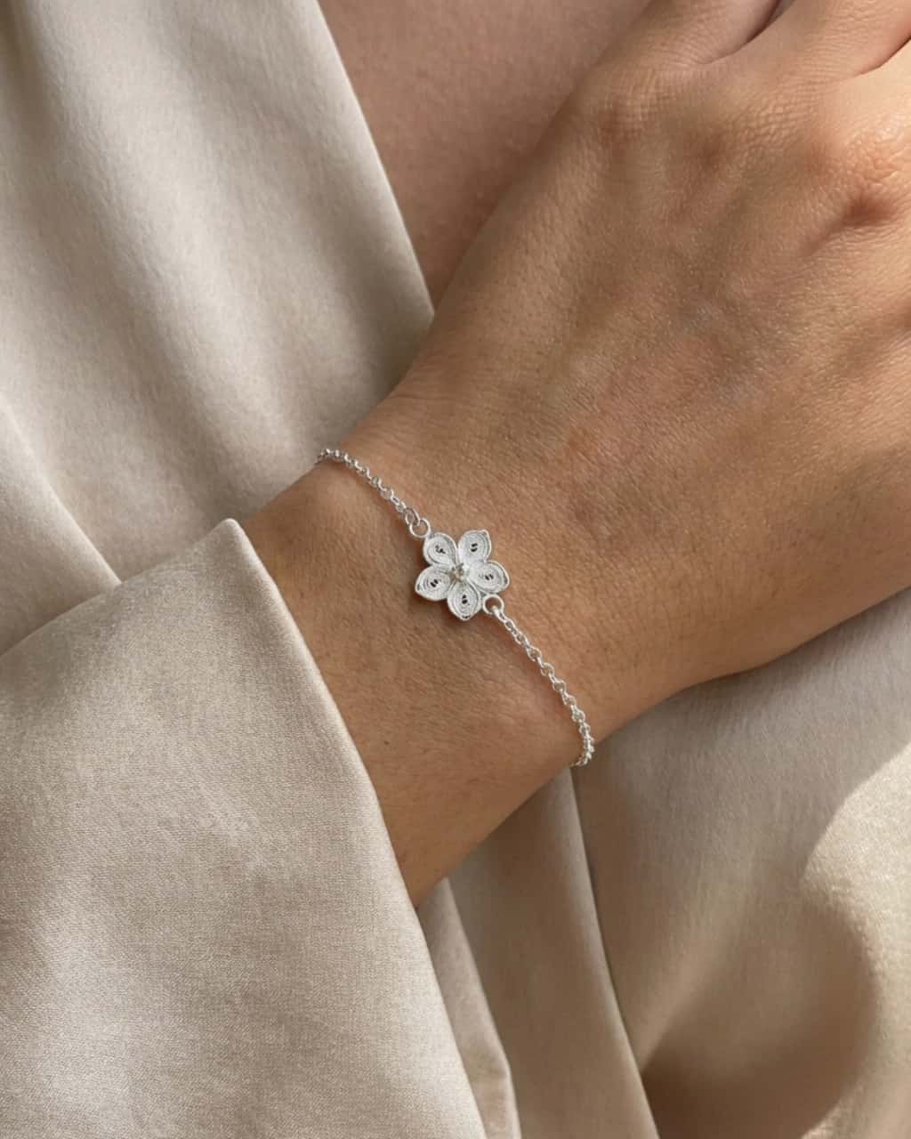 Pulsera Flor Tupida en Plata Filigrana