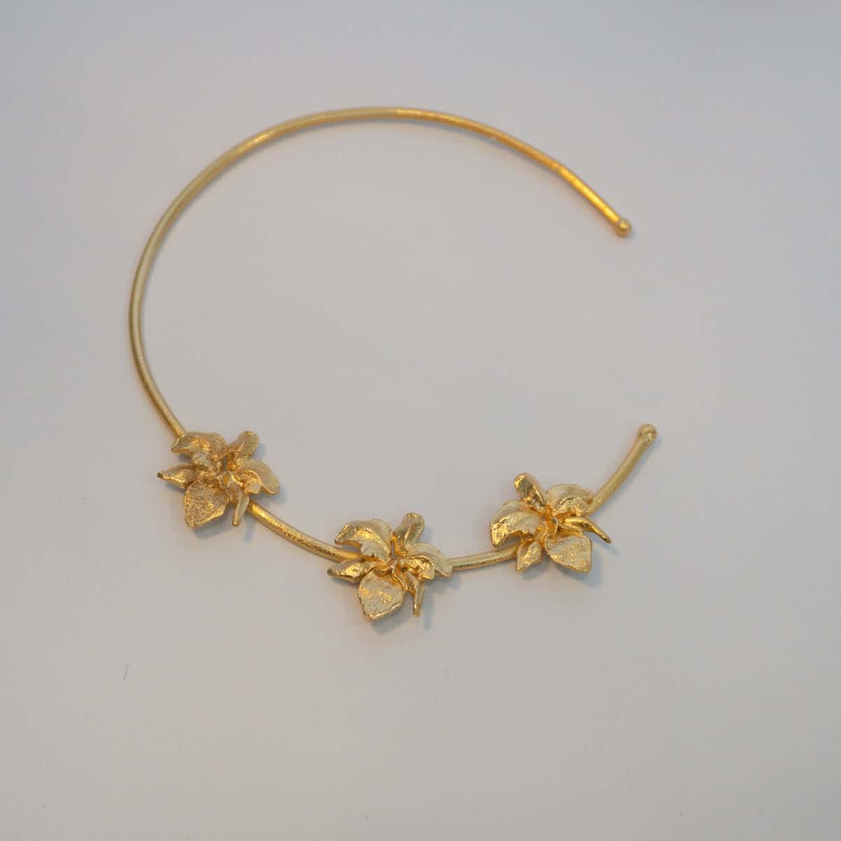 Cattleya Round Choker
