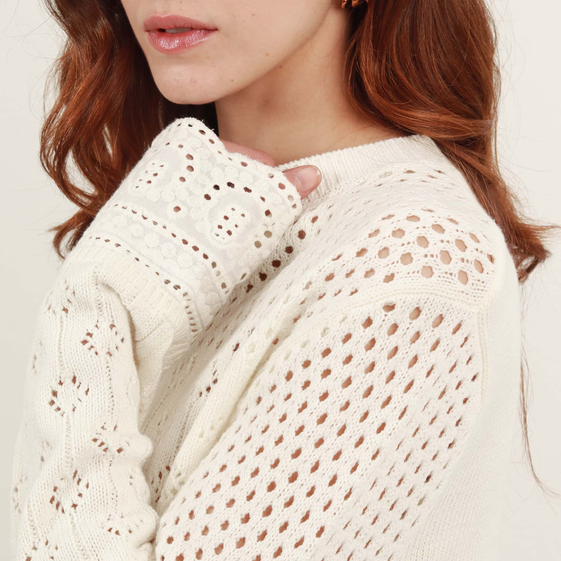 Sweater con ojalillo manga larga - miniatura 4