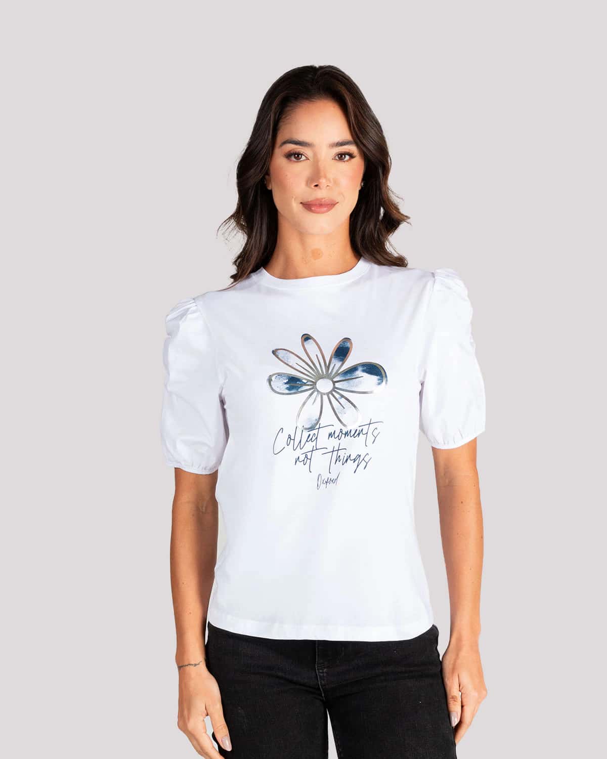 Camiseta blanca estampado frontal para mujer
