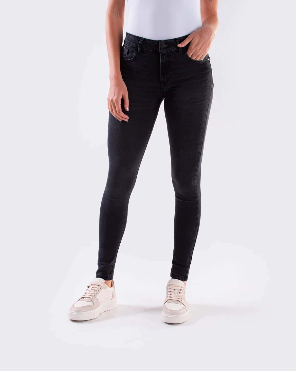 Jean negro para mujer