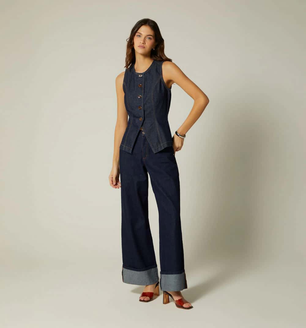 Blusa sisa con botones y abertura