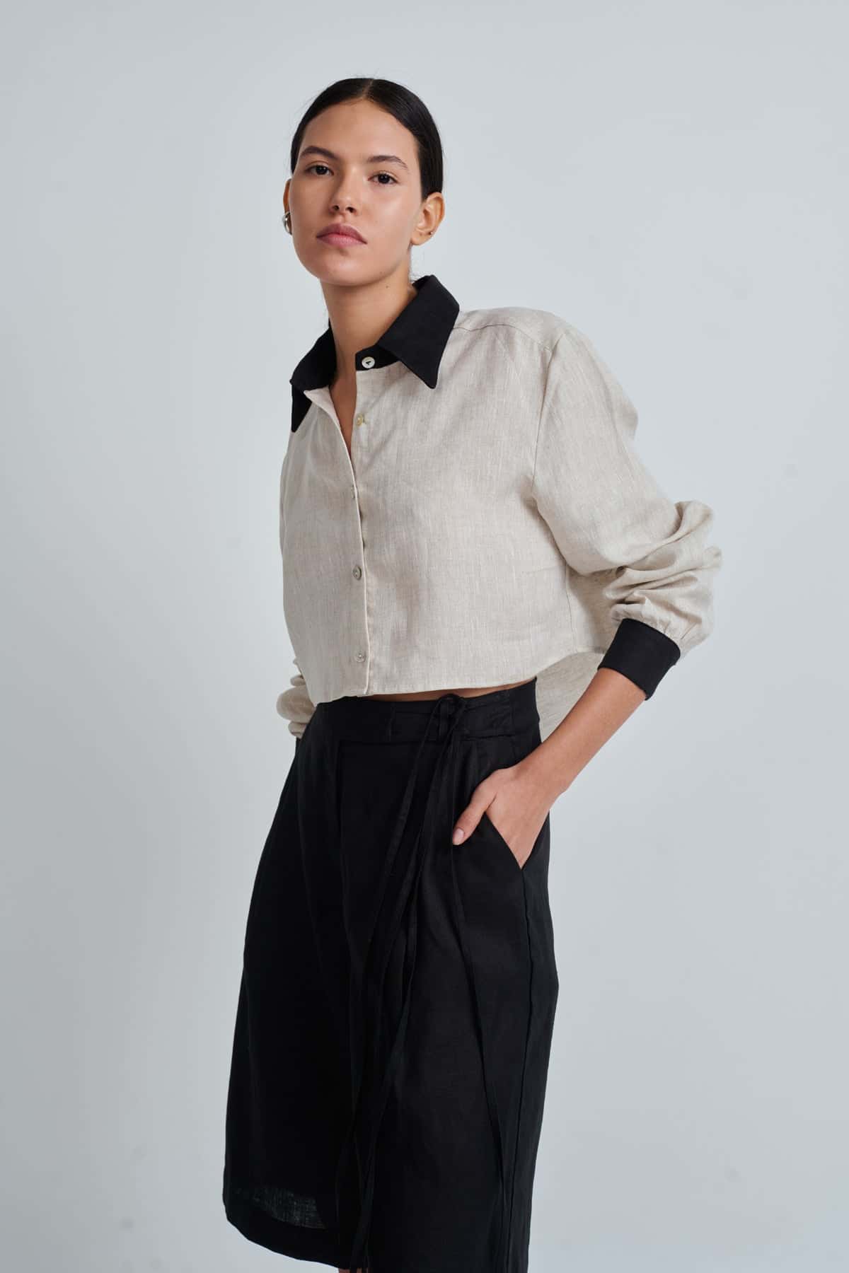 ZOI BERMUDA SHORTS UNISEX BLACK