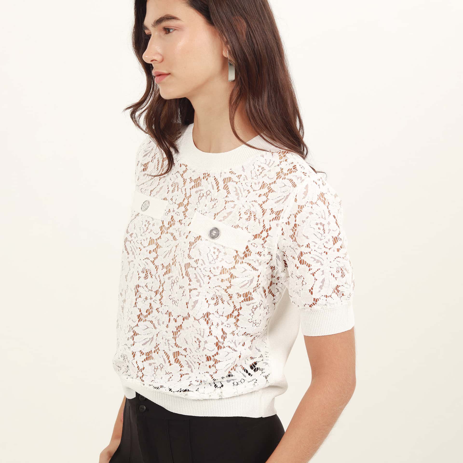 Blusa brocado flores cuello redondo manga corta