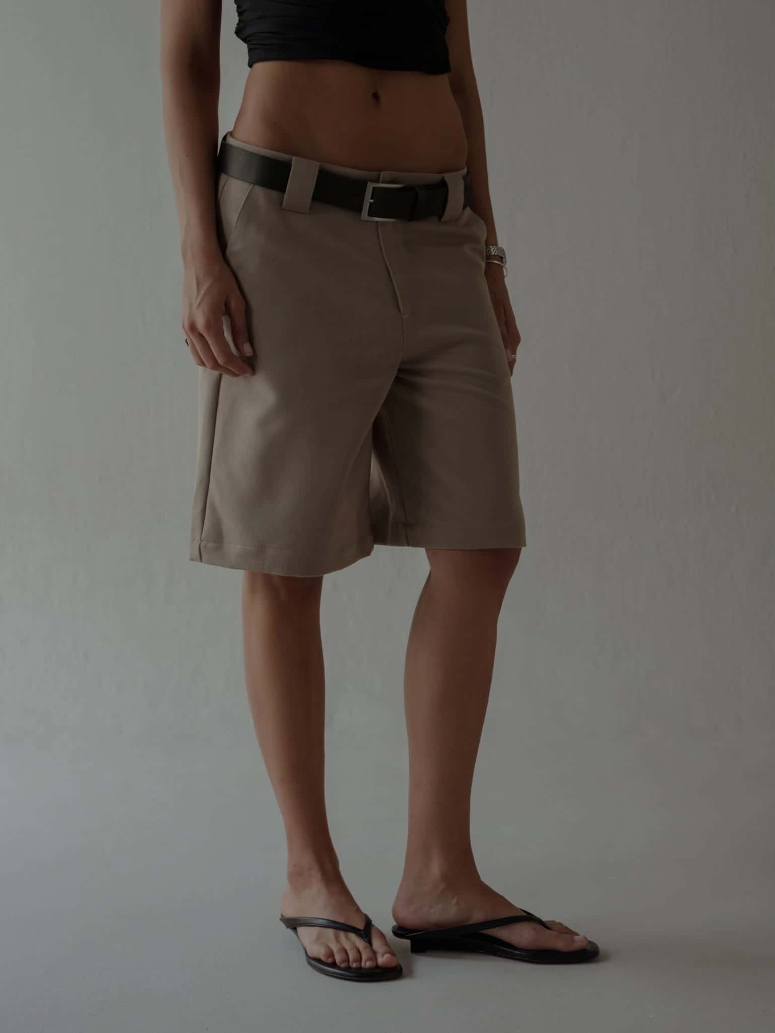 LONG CLASSIC SHORTS - TAUPE