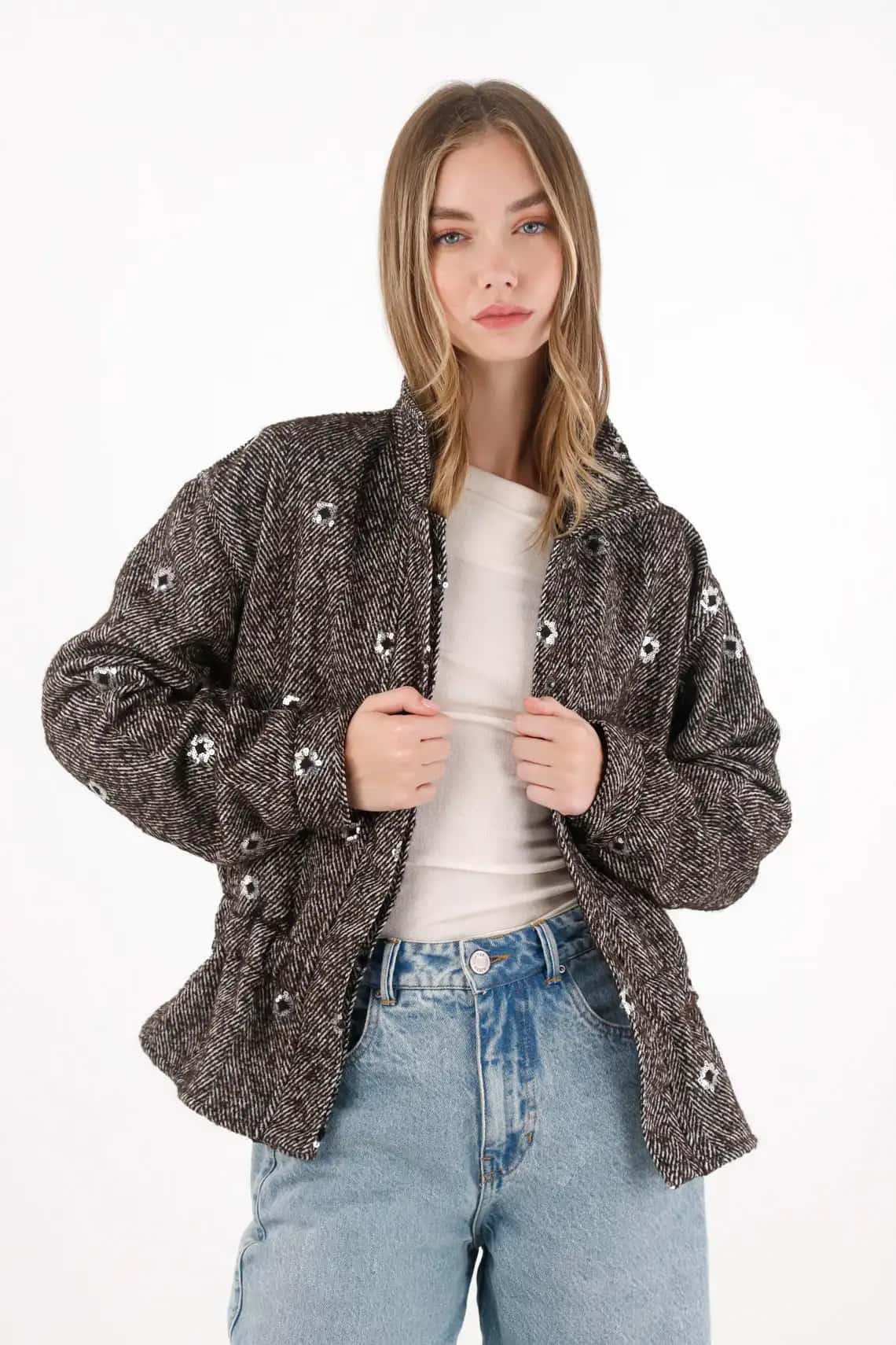 Chaqueta con efecto brillante y lentejuelas café para mujer